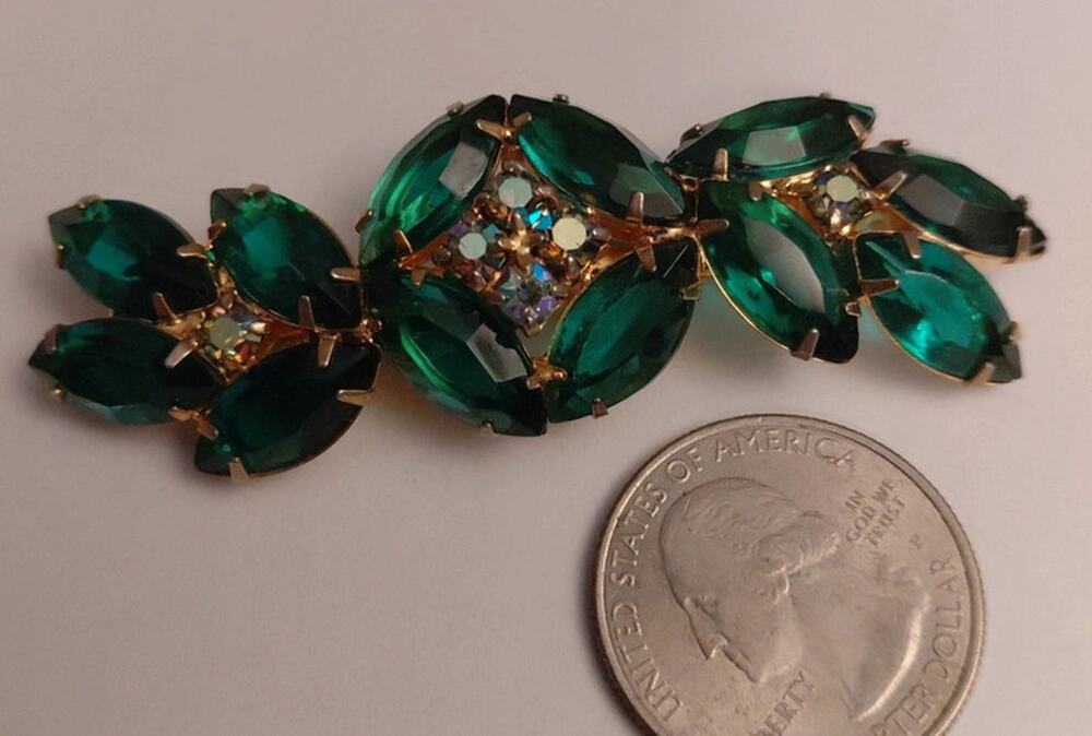 vintage gold-tone mid-century brooch